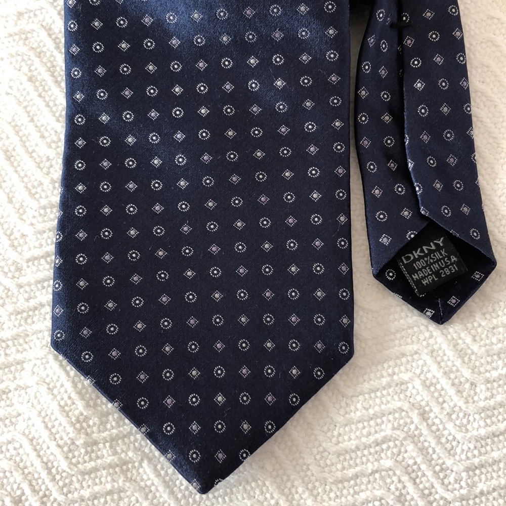 DKNY Men's Tie 100% Silk Blue Classic Necktie